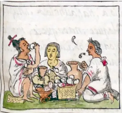 Mujeres con blusas bordadas intercambiando alimentos: huevos, aves y bebidas en vasijas.