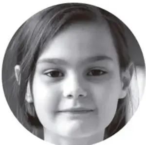 Retrato de una niña sonriente.