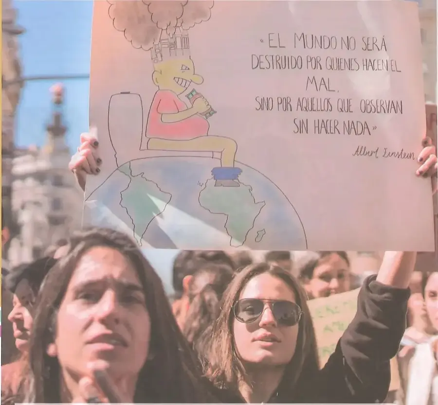 Figura 1 de Estudios Sociales 8° · 2025