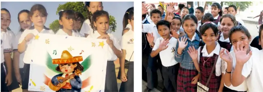 Estudiantes sostienen un cartel con la figura de una mujer con guitarra y sombrero.