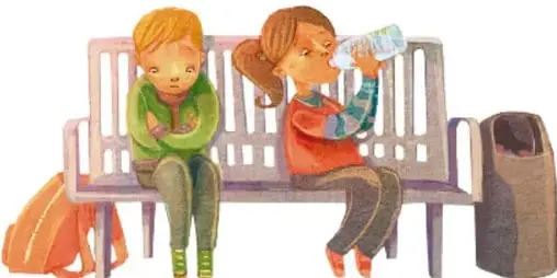 Ilustración de dos niños sentados en una banca; uno come una manzana y el otro bebe de una botella, con una mochila y un bote de basura cerca.
