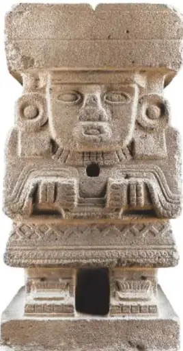 Fotografía de la escultura original de piedra de Chalchiuhtlicue, con tocado, rostro de rasgos sobrios y atavío tallado, exhibida sobre fondo neutro.