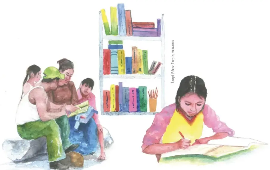 Ilustración en acuarela: un grupo familiar (padre, madre y dos niños) leyendo juntos sentados, junto a una estantería con libros de colores, y a la derecha una niña escribiendo en su cuaderno. Crédito: Angé Pérez Cúrpito, TEBARIZ.