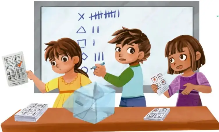 Ilustración de tres estudiantes (una niña amarilla, un niño verde y una niña morada) frente a un pizarrón con símbolos (X, cuadrados, triángulos) y fichas con casillas; en la mesa hay un dado grande y pilas de tarjetas, en representación del trabajo colaborativo del proyecto.
