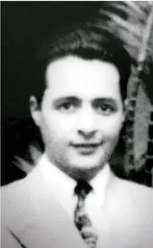 Fotografía en blanco y negro del lingüista Antonio Alatorre, acompañada de una cita textual sobre las innovaciones en la lengua.