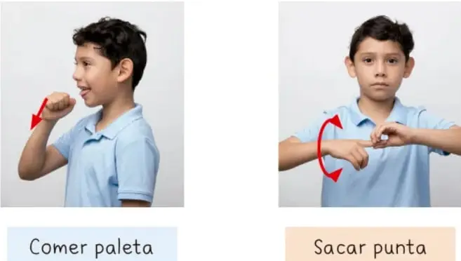 Niño con camisa azul mostrando la seña 'Comer paleta': puño cerrado cerca de la boca con flecha roja hacia la boca.