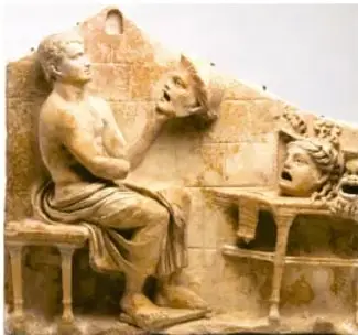 Escultura antigua de un actor griego sentado sosteniendo una máscara teatral, ilustrando el origen etimológico de persōna.