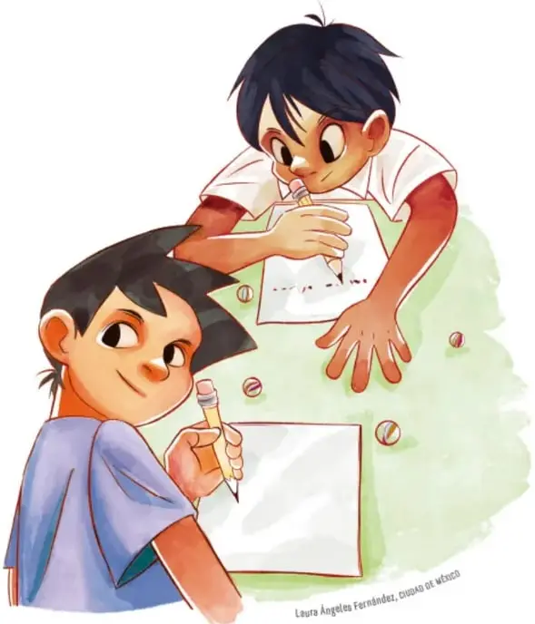 Dos niños sentados escribiendo en su cuaderno con canicas alrededor.
