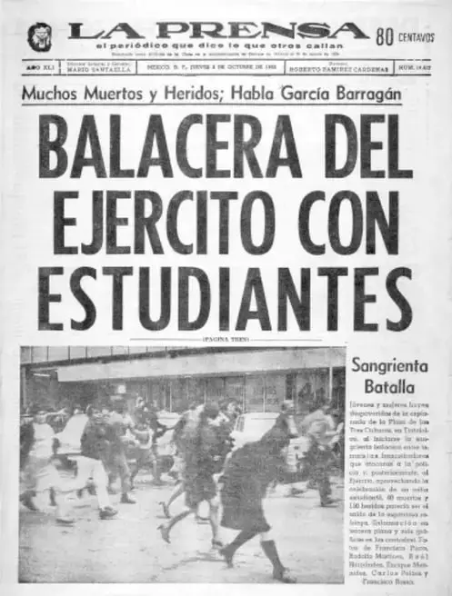 Primera plana del periódico La Prensa del 30 de septiembre de 1968 con el titular 'BALACERA DEL EJERCITO CON ESTUDIANTES' y una fotografía de la calle con personas corriendo.