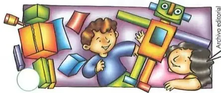 Varios niños juegan y expresan que hicieron un gran trabajo.
