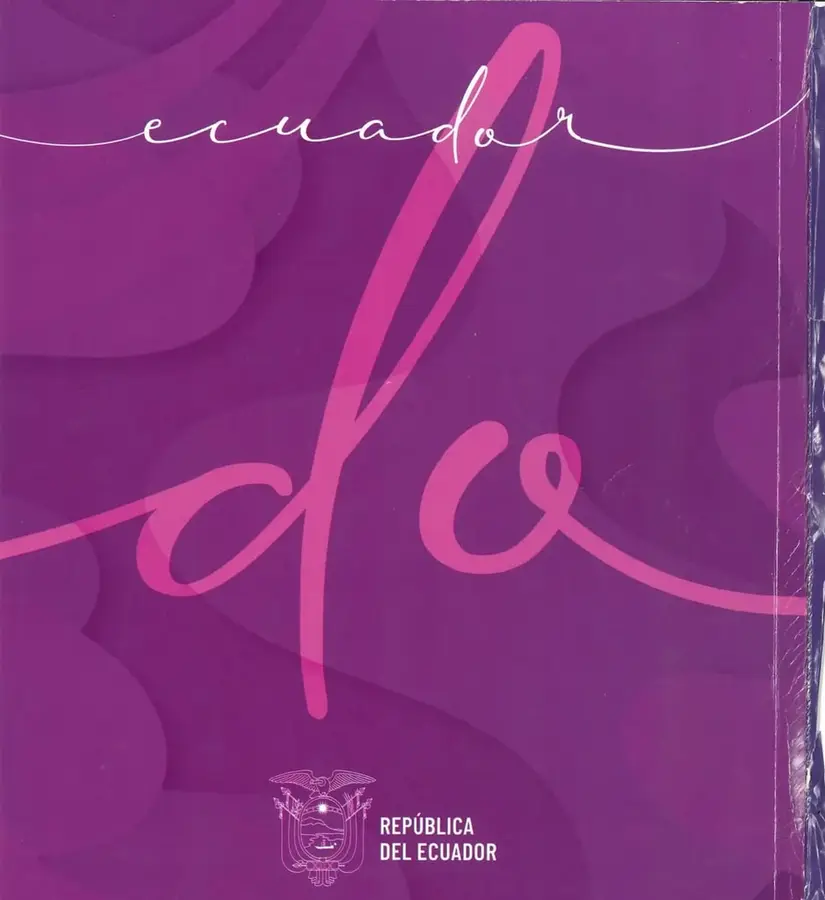 Portada morada con la palabra «ecuador» en tipografía manuscrita, el escudo de la República del Ecuador, las cuentas oficiales del Ministerio de Educación y el sitio web www.educacion.gob.ec.