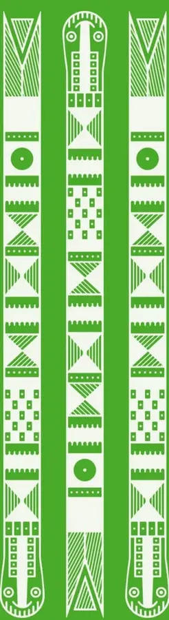 Tres grafías o banners verticales de color blanco sobre fondo verde, con motivos geométricos mesoamericanos (triángulos, círculos, figuras humanas estilizadas con sonrisa y ojos redondos), que remiten a arte textil o pictográfico indígena.