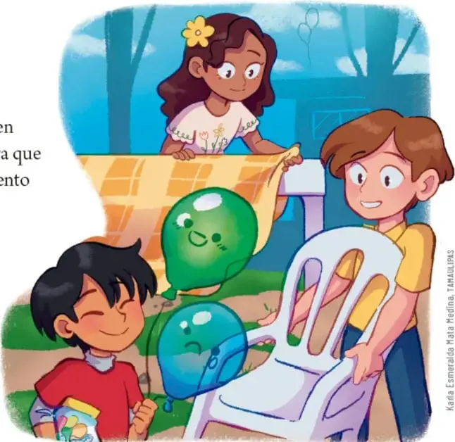 Tres niños decoran el espacio de la feria: una niña con flor en el pelo coloca un mantel a cuadros en la mesa, un niño carga una silla blanca de plástico y otro sonríe con los ojos cerrados junto a dos globos con caritas (uno feliz verde y uno triste azul). Crédito: Karla Esmeralda Mata Medina, TAMALLIPS.