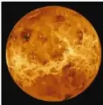 Imagen del planeta Venus, superficie rocosa y volcánica.