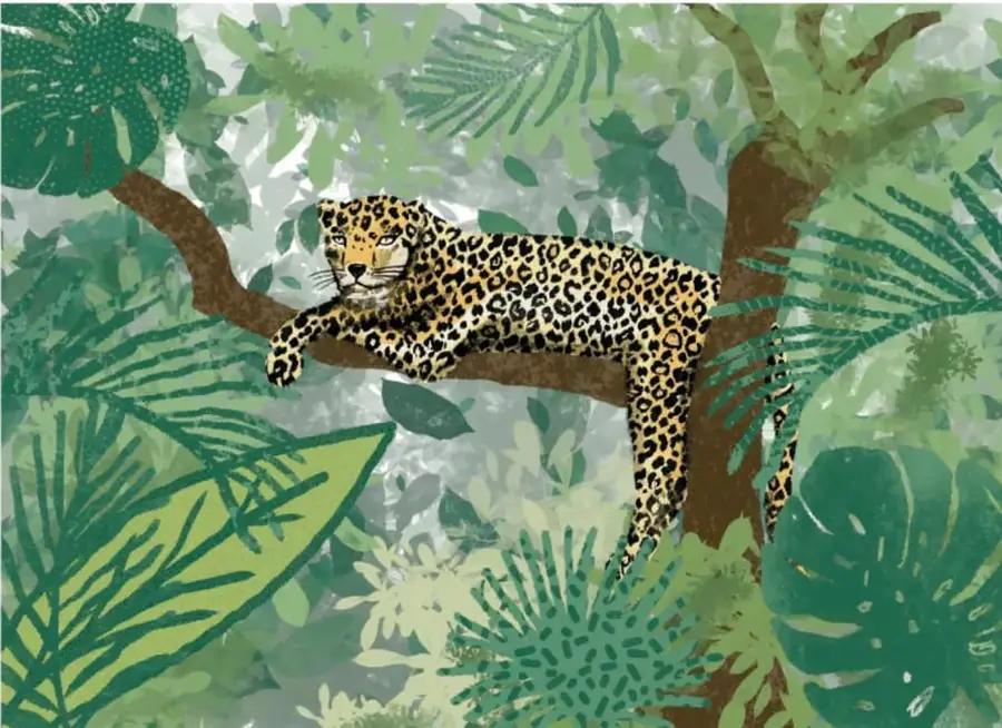 Ilustración de un jaguar de pelaje manchado descansando sobre la rama de un árbol en una selva tropical, rodeado de hojas verdes y palmas.