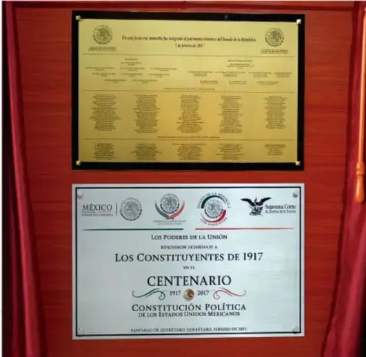 Placa conmemorativa del Centenario de la Constitución Política de los Estados Unidos Mexicanos, 1917-2017, en Querétaro.
