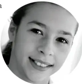 Fotografía de una niña sonriente, como parte de la sección de actividad individual.