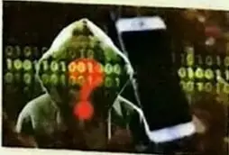 Recuadro de interdisciplinariedad sobre programas antiplagio, acompañado de una imagen de una persona encapuchada frente a códigos digitales.