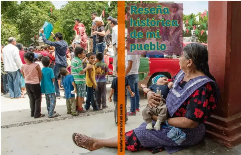 Portada del libro "Reseña histórica de mi pueblo" con fotografía de una comunidad en una plaza.
