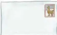 Sobre de carta blanco con una estampilla que muestra una llama.