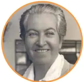 Retrato en blanco y negro de Gabriela Mistral, poeta chilena, Premio Nobel de Literatura.
