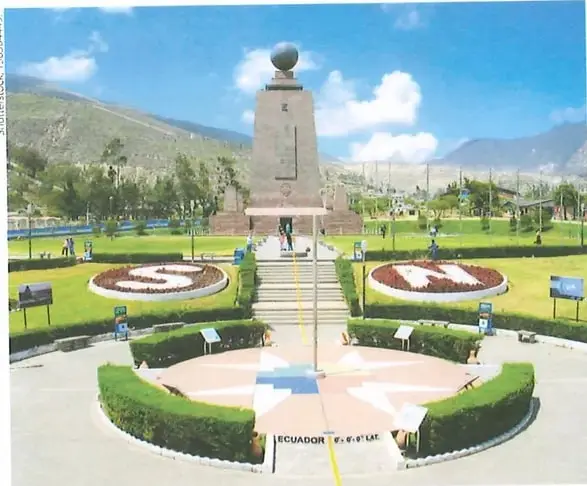 Fotografía del monumento dedicado a Pedro Vicente Maldonado en Riobamba.