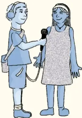 Ilustración de una persona entrevistando a otra con un micrófono.
