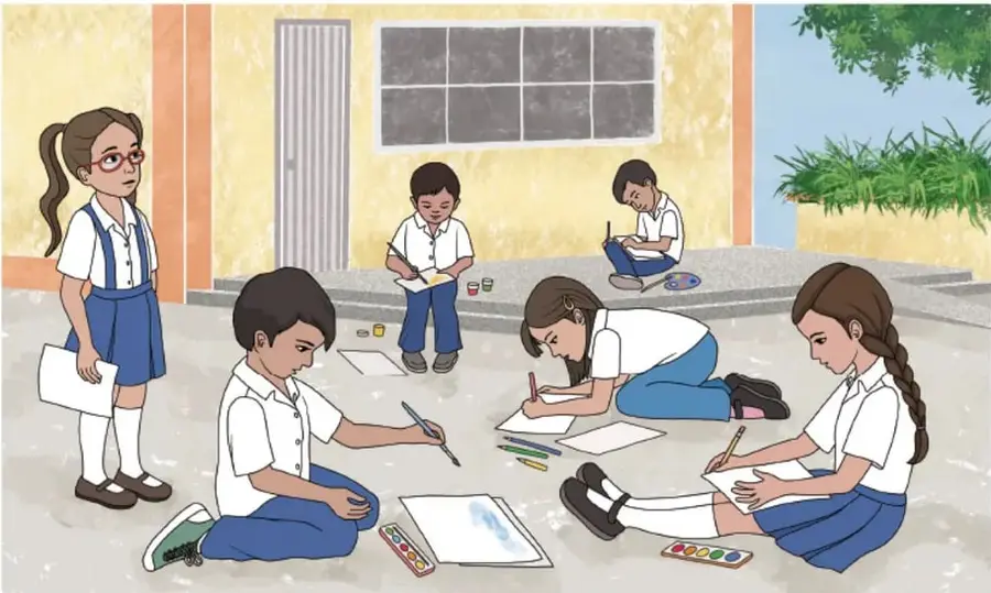 Ilustración de alumnos en el patio de la escuela: algunos de pie y otros sentados pintando en hojas blancas con lápices y acuarelas frente al edificio escolar; una niña observa con los brazos cruzados.