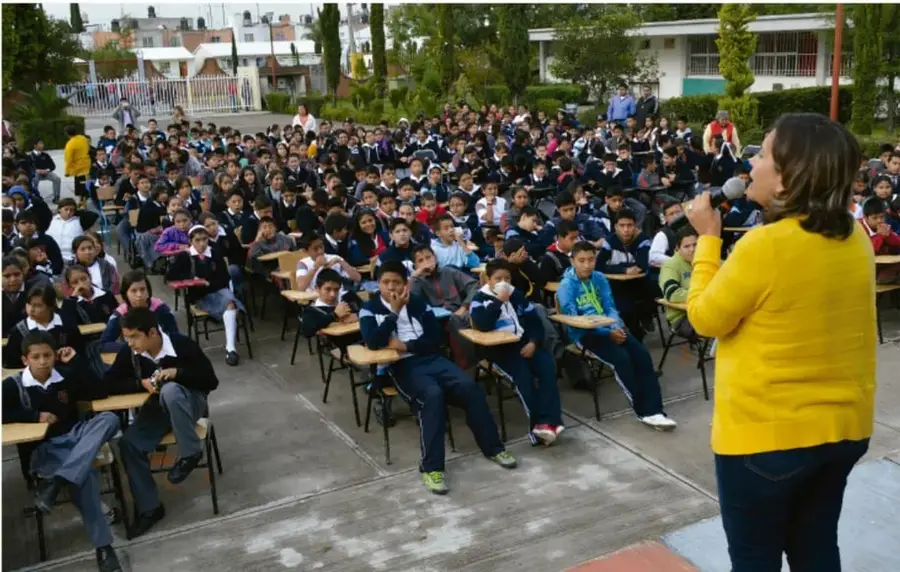 Figura 1 de Colección Ximhai. De lo humano y lo comunitario.   Libro de Educación Telesecundaria Grado 1°  Ciclo Escolar 2025 - 2026