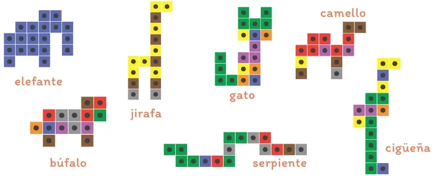 Siete animales formados con cubos multiencaje rotulados: elefante (azul), jirafa (amarilla con manchas), gato (verde y morado), camello (café), búfalo (multicolor), serpiente (verde y amarillo) y cigüeña (verde).